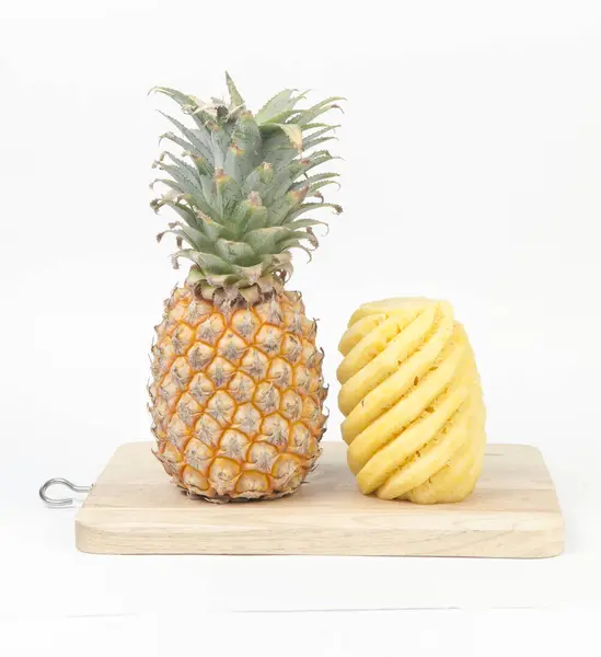 Ananas Auf Weißem Hintergrund — Stockfoto