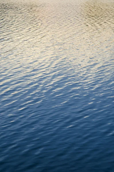 Foto Superficie Fondo Agua Azul Con Ondulaciones — Foto de Stock