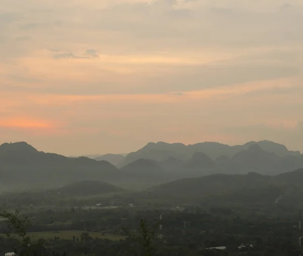 Красиві Пейзажі Гірського Заходу Сонця — стокове фото