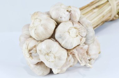 Beyaz arka plan üzerinde izole bütün limon