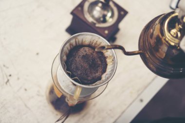 kahve damla süreci, vintage filtre görüntü, yavaş bar