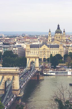 Budapeşte, Macaristan - Haziran 2018, Macaristan Parlamento Binası, Orszaghaz ve Budapeşte'deki Tuna Nehri, Macaristan, 29 Haziran 2018