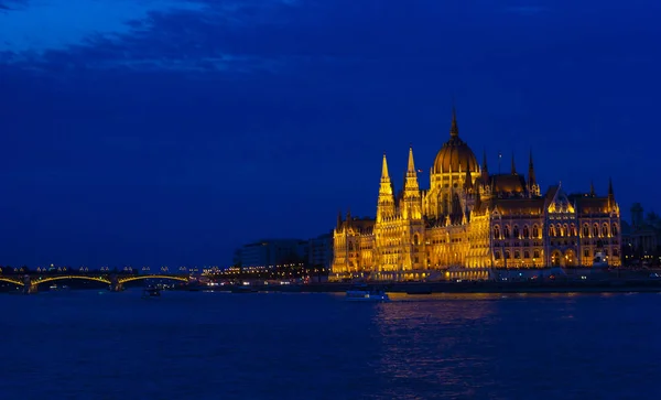 Венгерский Парламент Ночью Будапешт — стоковое фото