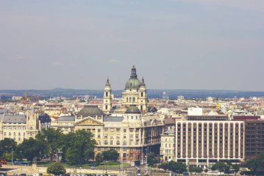 Budapeşte, Macaristan - Haziran 2018, Macaristan Parlamento Binası, Orszaghaz ve Budapeşte'deki Tuna Nehri, Macaristan, 29 Haziran 2018