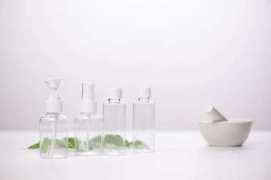 Sağlık Creme üretim laboratuvarında. Creme ürünler, laboratuvar. Sağlık sektörü.