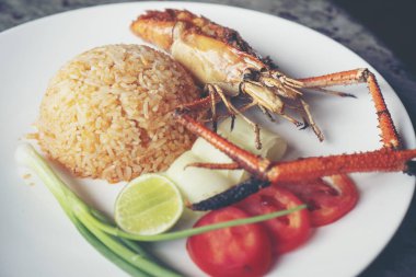 Kızarmış karides, Tayland yemeği.