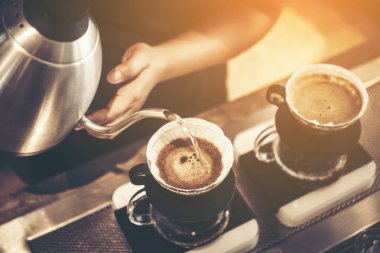 kahve filtresi damlama işlemi, vintage tarzı