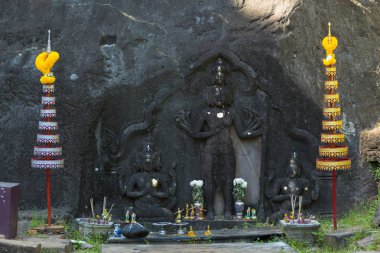 Pakse, Lao - 5 Mayıs: Wat Phu tapınağı 5 Mayıs 2016'da Pakse'de. Güney Laos'ta, Phu Kao Dağı'nın eteklerinde yer alan harap bir Khmer Hindu tapınak kompleksidir..