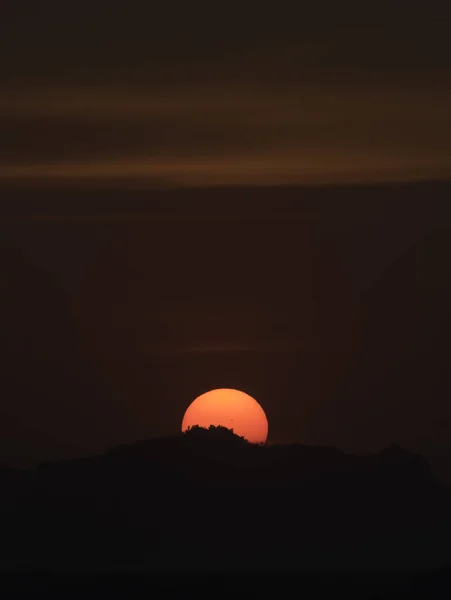 Puesta Sol Sobre Montaña —  Fotos de Stock