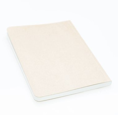 Beyaz arkaplanda izole edilmiş kitap