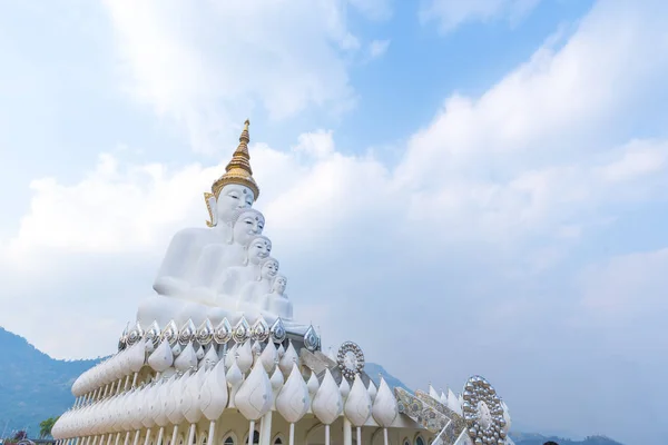 Fem Buddha Staty Wat Phasornkaew Temple Thailand Phetchabun Khao Kho — Stockfoto