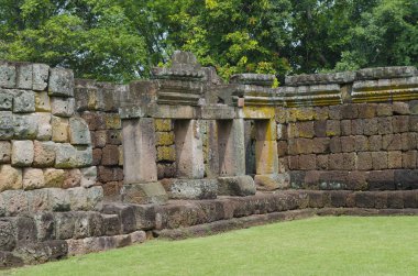 Kumdan kale taş phanomrung buriram ili, Tayland. dinî yapılar antik khmer sanat tarafından oluşturulmuş.