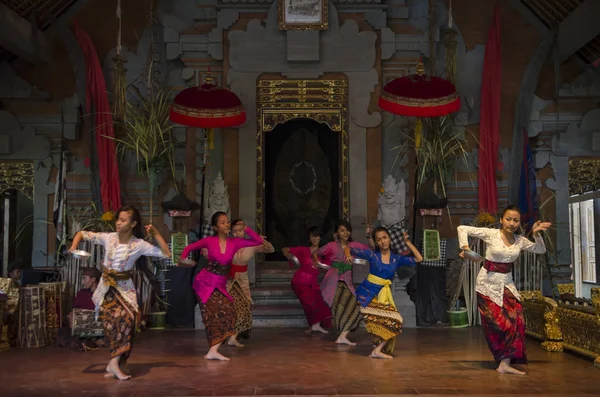 Bali Indonesia September 2015 Traditional Dance Legong Barong Performed Local — Zdjęcie stockowe