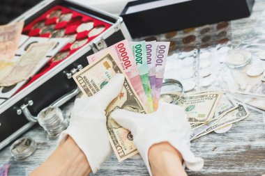 Farklı Amerikan Doları ve Endonezya JT, nümismatik kavramı