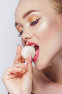 Güzel kadın Makaron ile portre