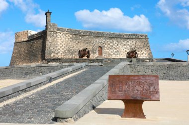 Lanzarote, İspanya - 20 Nisan 2018: Castle, Saint Gabriel ile Museo de Historia de Arrecife, Lanzarote, İspanya
