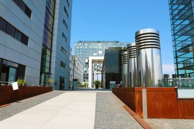 Köln, Almanya - 31 Mayıs 2018: Modern iş merkezi Köln, Almanya, Avrupa'nın