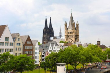 Köln Katedrali ve St. Martin kule Kilisesi, Köln, Almanya ile görmek