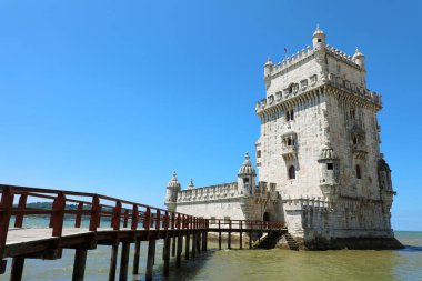 Belem Kulesi (Torre de Belem), Lizbon, Portekiz. Aslında bir savunma kulesi olarak inşa edilmiş kentin ikonik bir sitedir, bugün müze olarak kullanılmaktadır. Unesco Dünya mirası olduğunu.