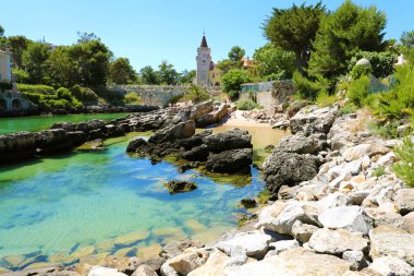 Cascais, Portekiz - 25 Haziran 2018: şaşırtıcı görünümü Santa Marta Beach Cascais, Portekiz