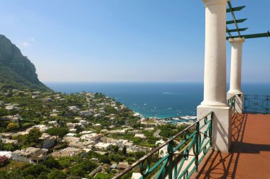 Capri Town adanın, Capri, İtalya terasından muhteşem görünümü