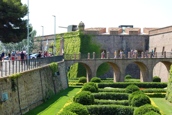 Barcelona Espanha Julho 2018 Pessoas Que Visitam Castelo Montjuic Uma — Fotografia de Stock