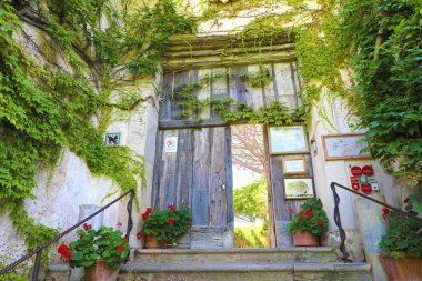 Ravello, İtalya - 2 Temmuz 2018: Villa Cimbrone giriş, Ravello, İtalya