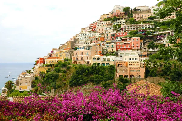 Prachtig Panoramisch Uitzicht Van Positano Dorp Met Bloemen Amalfi Coast — Stockfoto