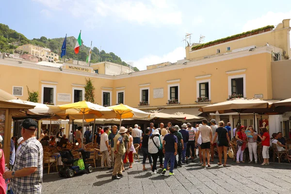 Capri Talya Temmuz 2018 Görünüm Capri Piazzetta Kare Turistler Municipio — Stok fotoğraf