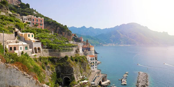 Yeşil Üzüm Bağları Amalfi Coast Talya Ile Deniz Taşkın Atrani — Stok fotoğraf