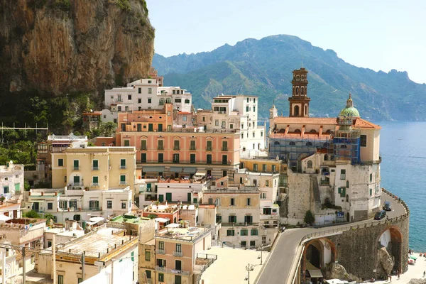 Atrani Lenyűgöző Falu Kiugró Tenger Amalfi Coast Olaszország — Stock Fotó