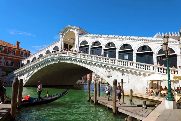 Venecia Italia Junio 2018 Hermosa Vista Tradicional Góndola Famoso Canal — Foto de Stock