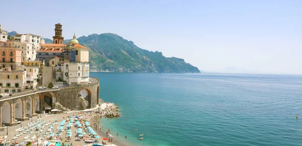 Stunning Sunny View Atrani Village Overhanging Sea Amalfi Coast Italy — Stock Photo, Image
