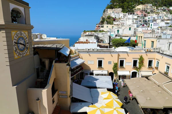 Capri Olaszország 2018 Július Kilátással Capri Óratorony Piazzetta Tér Turisták — Stock Fotó