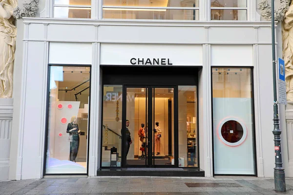 Chanel store paris Stock Photos, Royalty Free Chanel store paris Images |  Depositphotos