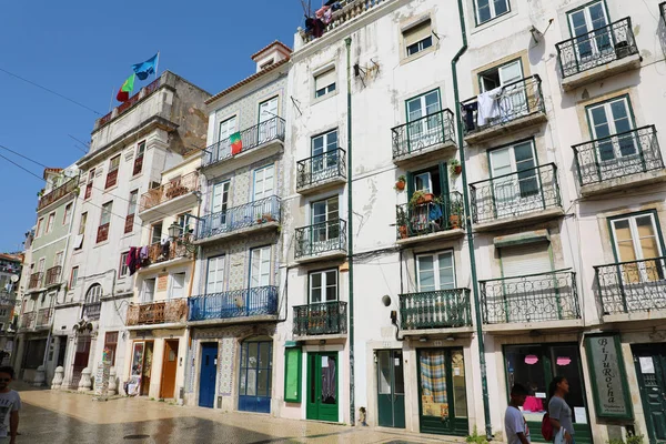 Lisboa Portugal Junho 2018 Velhas Casas Típicas Rua Lisboa Portugal — Fotografia de Stock