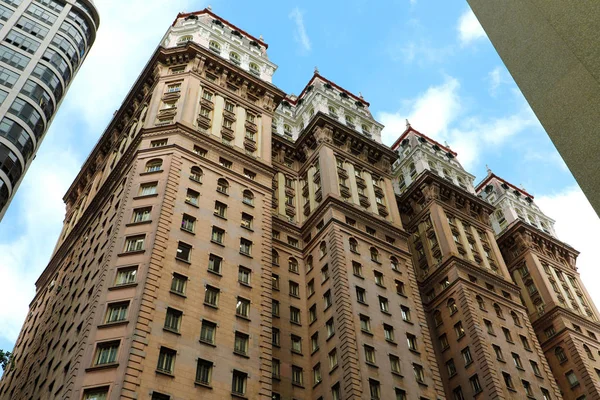 Sao Paulo, Brasilien-9 maj 2019: Martinelli byggnad i centrum — Stockfoto