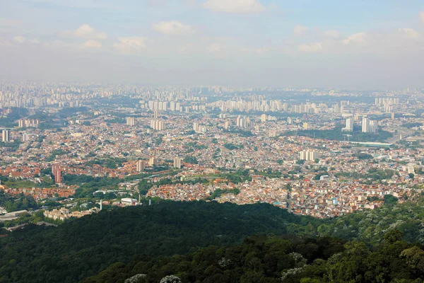 Panoramautsikt över stadssilhuetten i Greater Sao Paulo, storstadsområde i delstaten Sao Paulo i Brasilien — Stockfoto