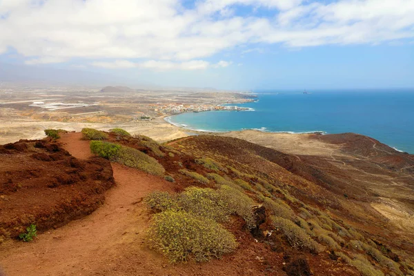 Fantastisch uitzicht op El Medano vanuit de Montana Roja (rode berg), Tenerife, Spanje, Europa. Artistieke beeld. Beauty World. — Stockfoto