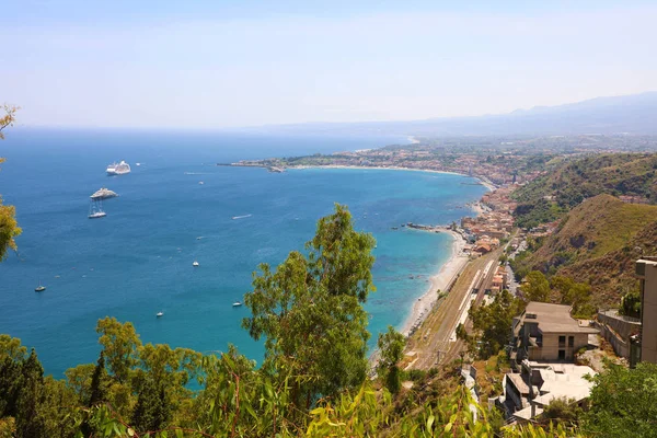 Veduta aerea panoramica di Taormina in Sicilia — Foto Stock