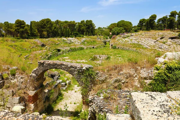 锡拉丘兹（锡拉库萨）罗马露天剧场遗址，位于意大利西西里岛 — 图库照片