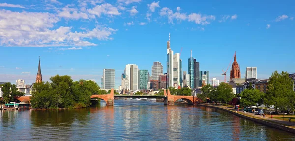 Krásný výhled na panorama Frankfurtu, Německa — Stock fotografie
