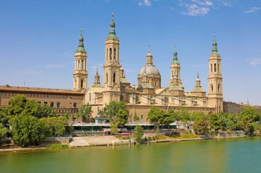 Zaragoza'daki Sütun ve Ebro Nehri'nin Our Lady'si Bazilikası Katedrali, Aragon, İspanya