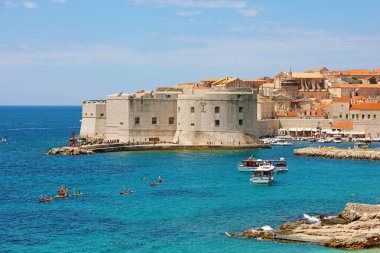 Adriyatik Denizi, Hırvatistan, Avrupa ortaçağ surları ile eski liman Dubrovnik