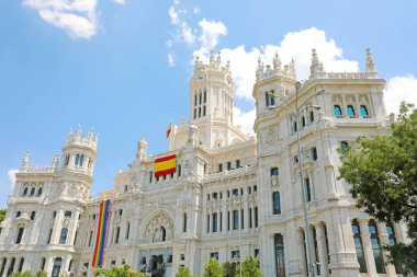 Plaza de Cibeles meydanında bulunan Belediye Binası'nın ana cephesi, Madrid Şehir Konseyi, İspanya
