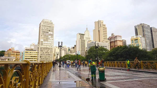 Sao Paulo, Brazilië-16 mei 2019: Santa Ifigenia viaduct in het centrum voor exclusief gebruik van voetgangers — Stockfoto