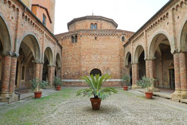 Santo Stefano Bazilikası, İtalya'nın Bologna kentinde ki dini yapılardan oluşan bir komplekstir.