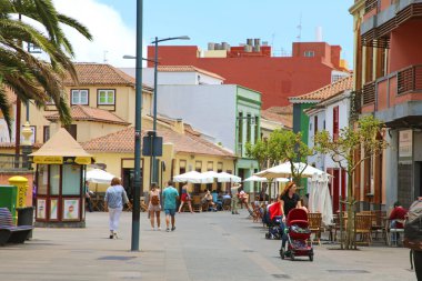 San Cristobal De La Laguna, İspanya - 5 Haziran 2019: La Laguna ana caddesi, İspanya.
