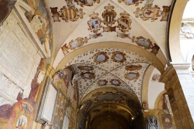 Bologna, İtalya - 22 Temmuz 2019: Bologna avlusu Archiginnasio detay, Bologna şehrinin en önemli binalarından biridir.