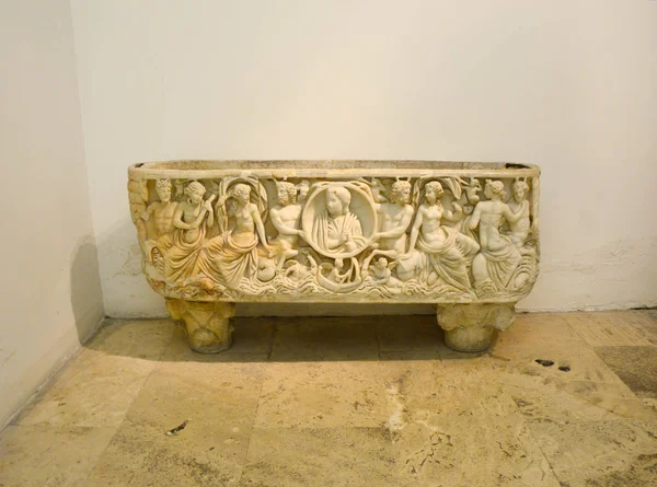Roma, İtalya - 6 Nisan 2016: Roma Venüs mermer lahiti Capitoline Museums, Roma, İtalya